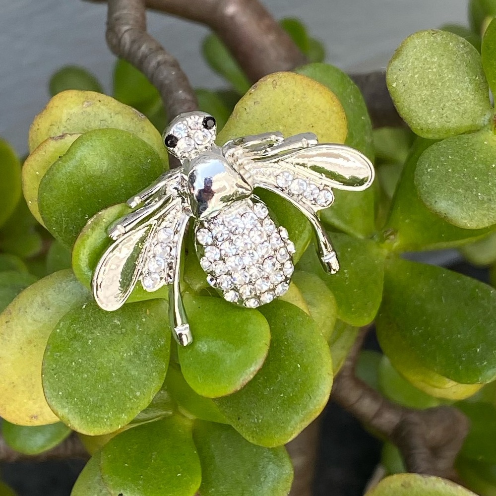Bee Rhinestone Pin Silver Alloy NWT 🐝